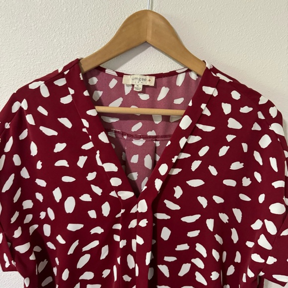 Umgee Dalmatian Print Short Folded Sleeve V-Neck Shift Mini Dress Crimson Red-XL - Picture 4 of 9